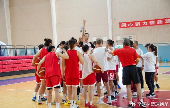 开云体育app下载-恭喜！中国女篮2米26女姚明获重点培养，宫鲁鸣：想办法用好她